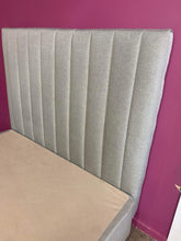 Load image into Gallery viewer, Queen Size Beds