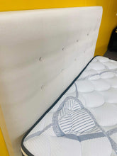 Load image into Gallery viewer, Queen Size Beds